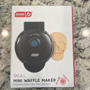 Dash Skull Mini Waffle Maker